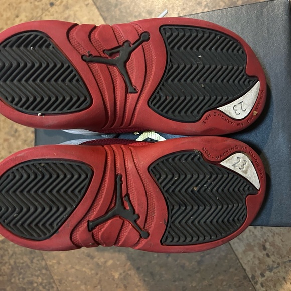 Jordan 12 retro (td) size 10c - Picture 3 of 5